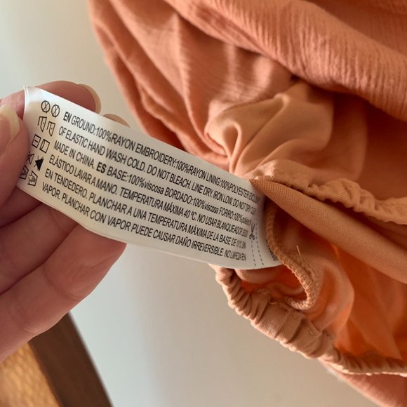 FOREVER 21 Embroidered Blush Crop Top Small - Picture 7 of 7